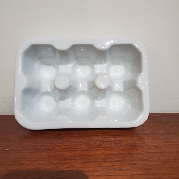 half dozen ceramic egg carton, white - Picture 1 of 9